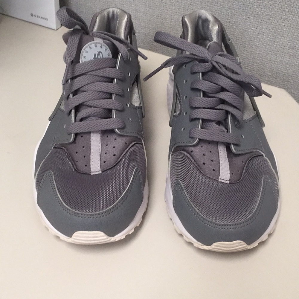 Grey huarache